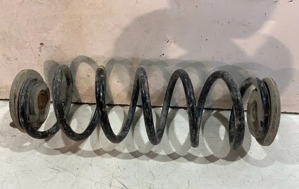 Skoda Octavia Mk2 (1Z) Front coil spring 1K0512149B 1K0512149