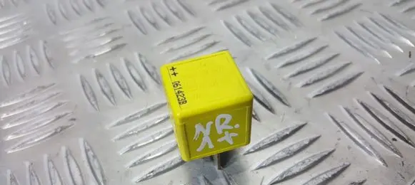 Opel Vectra C Coolant fan relay 90226846