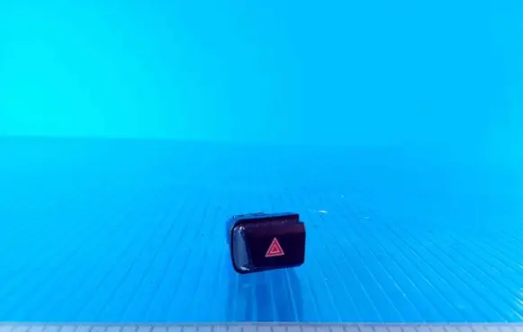 Peugeot 208 Hazard light switch 96750916Z0