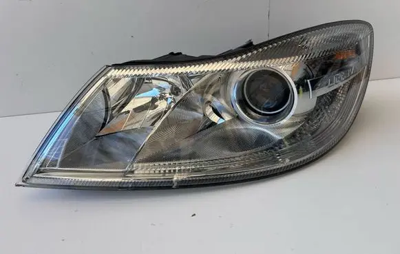 Skoda Octavia Mk2 (1Z) Headlight/headlamp 1Z1941015F