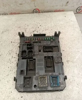 Peugeot 3008 I Fuse module 281197595