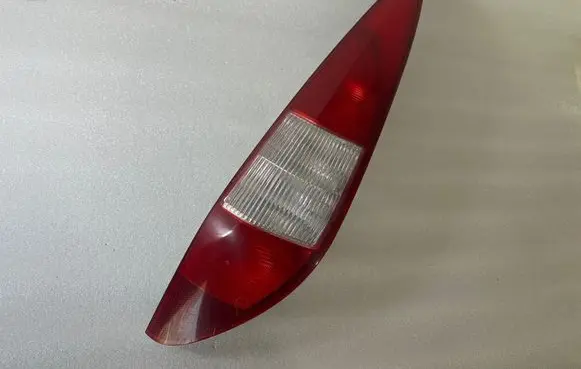 Ford Mondeo Mk III Rear/tail lights 1S7113404C