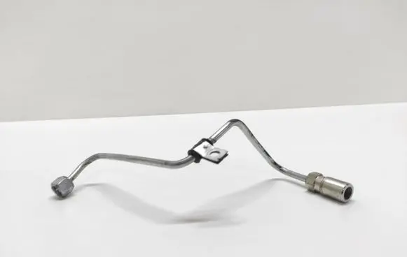 Fuel injector supply line/pipe