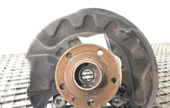 Volkswagen PASSAT B8 Front wheel hub spindle knuckle
