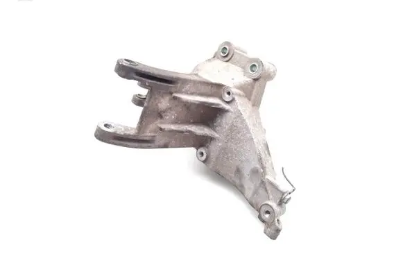 Engine mounting bracket