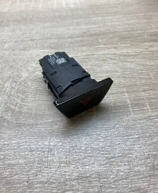 BMW 5 G30 G31 Hazard light switch 6993046 14042610