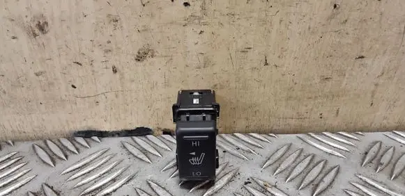 Nissan X-Trail T31 Seat heating switch