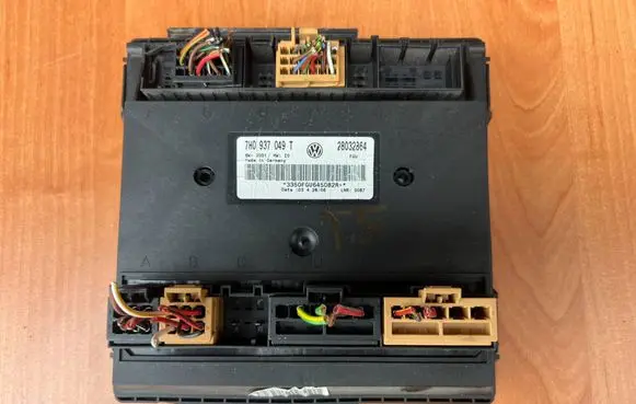 Volkswagen Transporter - Caravelle T5 Comfort/convenience module 7H0937049T 28032864 3350FS06450B2R