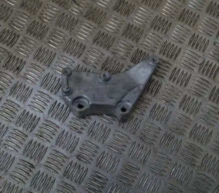 Mercedes-Benz C W205 Engine mounting bracket A6510940039
