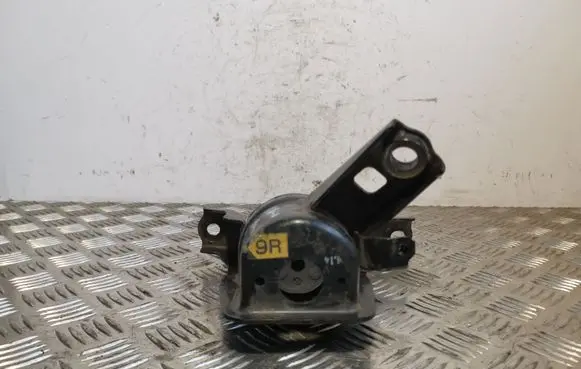 Engine mount bracket