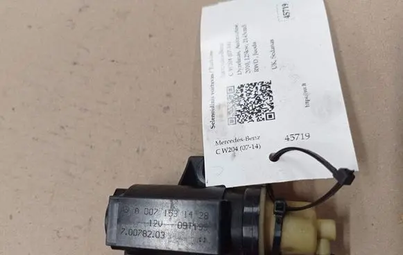 Mercedes-Benz C W204 Turbo solenoid valve A0071531428 09T195 70078203