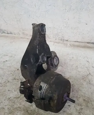 Audi A4 S4 B7 8E 8H Engine mount bracket