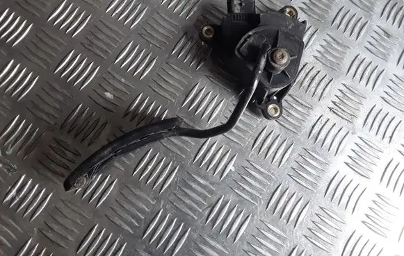 Renault Megane II Accelerator throttle pedal 8200153268