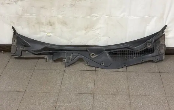 Ford Mustang VI Wiper trim FR3B63018A15