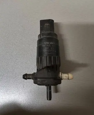 Volkswagen Touran I Windscreen/windshield washer pump 1T0955651A 004476 1T0955653A