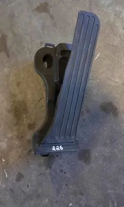 Volkswagen Jetta V Accelerator throttle pedal 1K1721503P