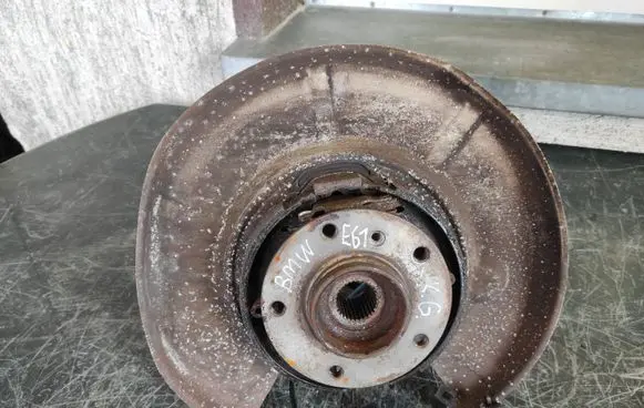 BMW 5 E60 E61 Rear wheel hub