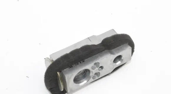 Toyota Auris 150 Air conditioning (A/C) expansion valve 475003690