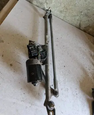 Opel Vectra B Front wiper linkage and motor