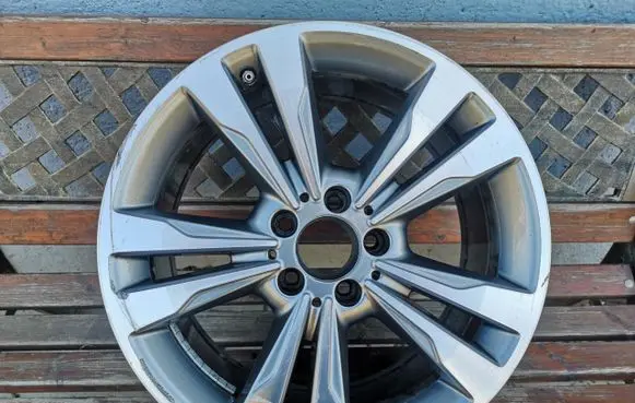 Mercedes-Benz E W124 R18 alloy rim 
