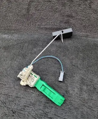 Audi A4 S4 B6 8E 8H Fuel level sensor 8E0919673AH