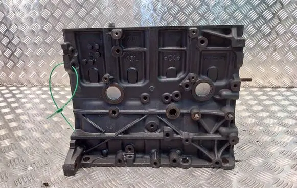 Volkswagen PASSAT B7 Engine block S26372359 03L021CA CFF