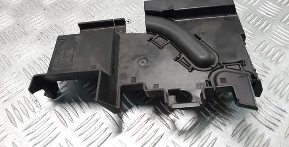Volkswagen Touareg I Fuse box cover 7L0937555