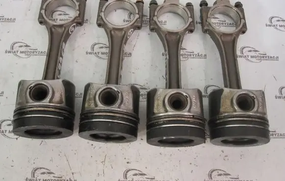 Volkswagen PASSAT B7 Piston with connecting rod 