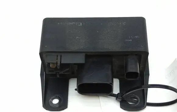 Mercedes-Benz Vito Viano W639 Glow plug pre-heat relay 0005453516