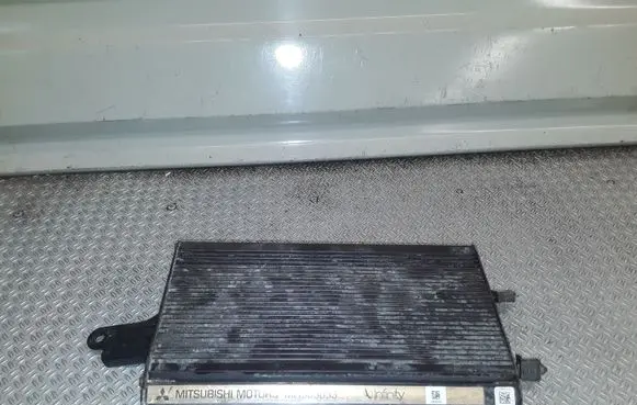 Mitsubishi Endeavor Sound amplifier MR583653