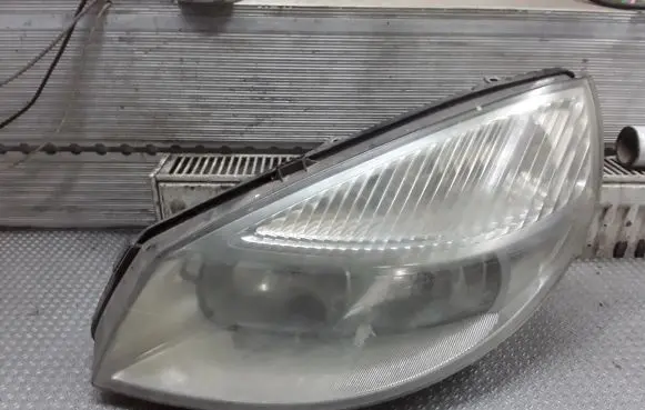 Renault Scenic II - Grand scenic II Headlight/headlamp 15810300LI