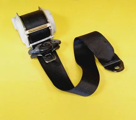 Rear seatbelt