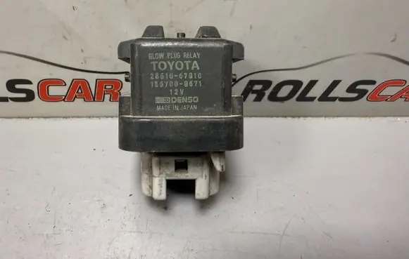Toyota Avensis T220 Glow plug pre-heat relay 2861067010