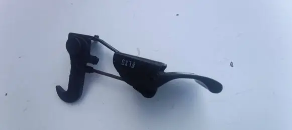 Hyundai Tucson JM Engine bonnet/hood lock/latch loop/hook 