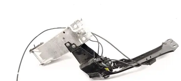 BMW 2 F46 Front bumper mounting bracket 7406385