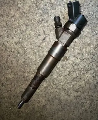BMW 5 E39 Fuel injector 2354093 0445110029