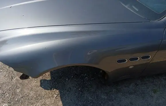 Maserati Quattroporte Fender
