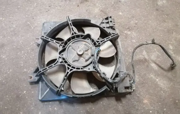 Chrysler Neon II Electric radiator cooling fan