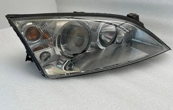 Ford Mondeo Mk III Headlight/headlamp 1305235545 030117427400