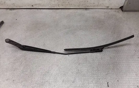 Volkswagen Golf V Windshield/front glass wiper blade 1K1955410