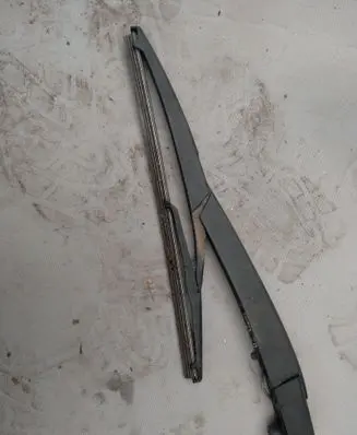 Renault Captur Rear wiper blade arm