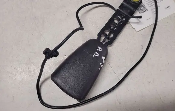 Volvo V50 Front seatbelt buckle 6013208