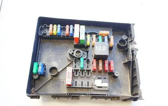 Volkswagen Caddy Fuse box set 1k0937806d 1k0937125d