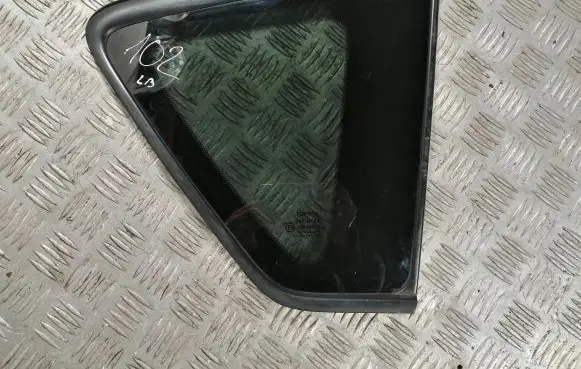 Toyota Corolla Verso AR10 Rear side window 627100F020