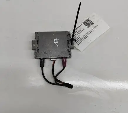 Volkswagen Caddy Aerial antenna amplifier 4H0035456
