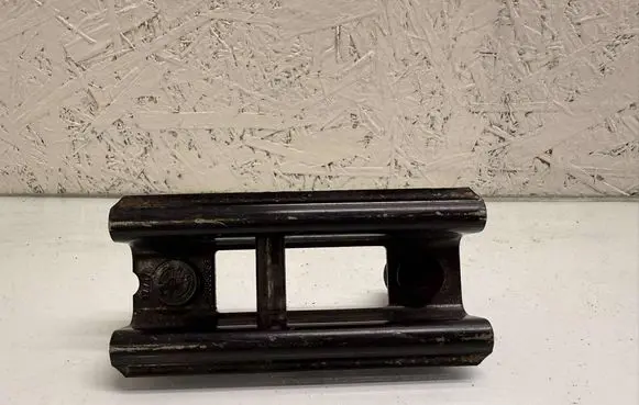 Volkswagen Transporter - Caravelle T6 Rear seat guide rail 7H0883873F