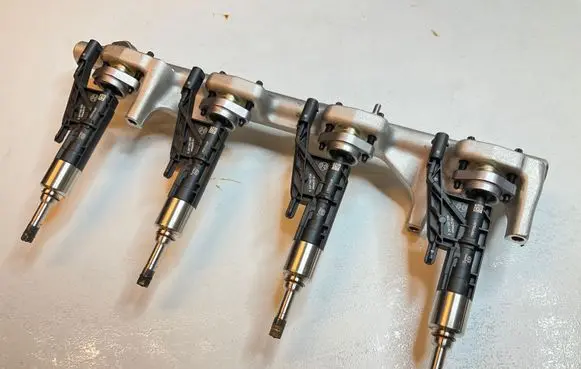BMW 4 F36 Gran coupe Fuel injectors set 0261500539 1707170409 7639979