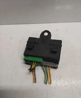 Peugeot 607 Seat heating relay 9638053380