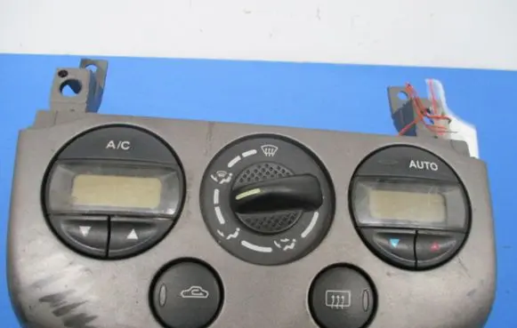 Nissan Primera Climate control unit