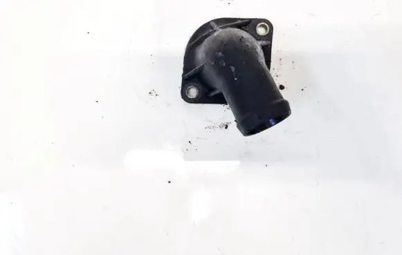 Audi A4 S4 B5 8D Engine coolant pipe/hose 030121121b